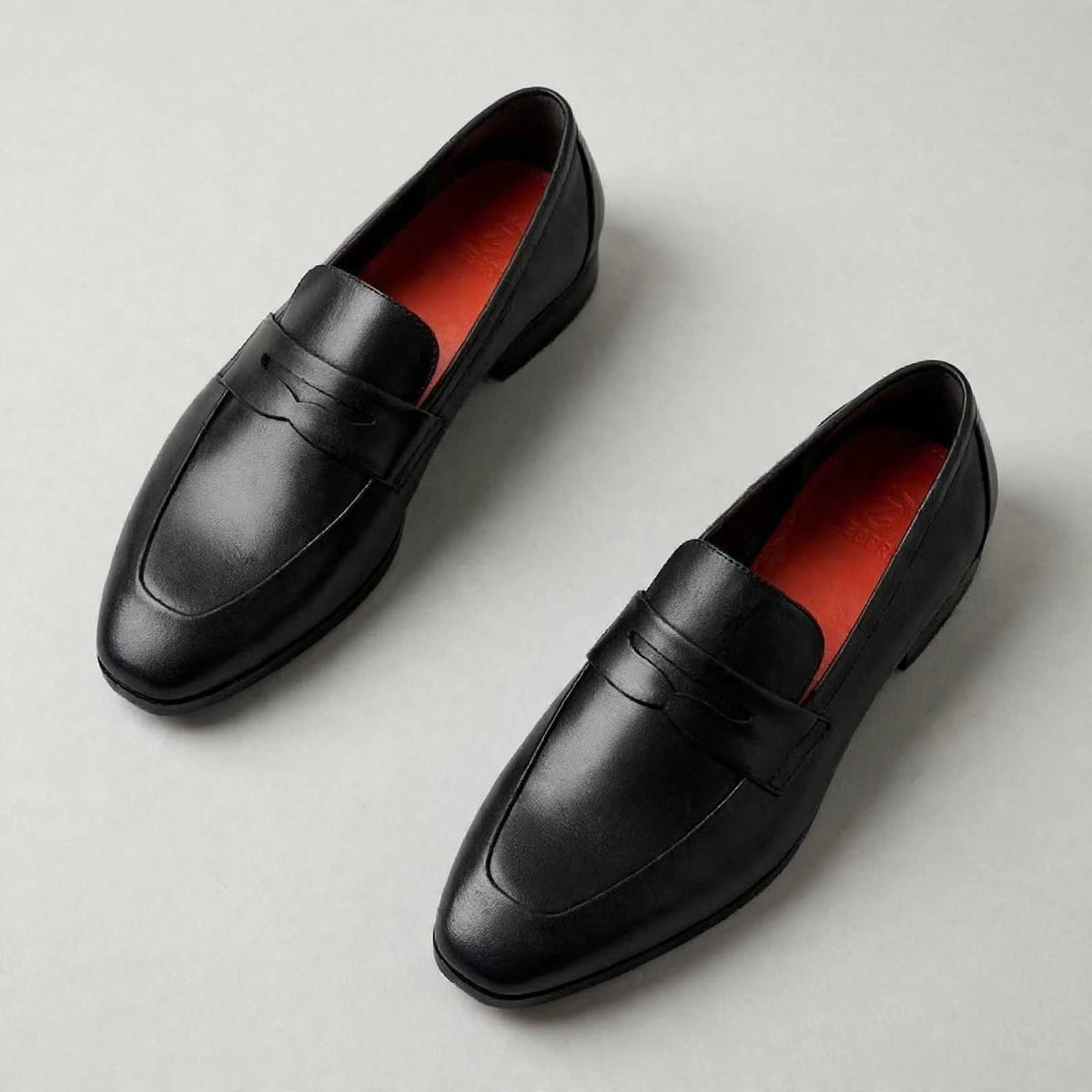 Cobbler India Black Leather Loafers With Panel