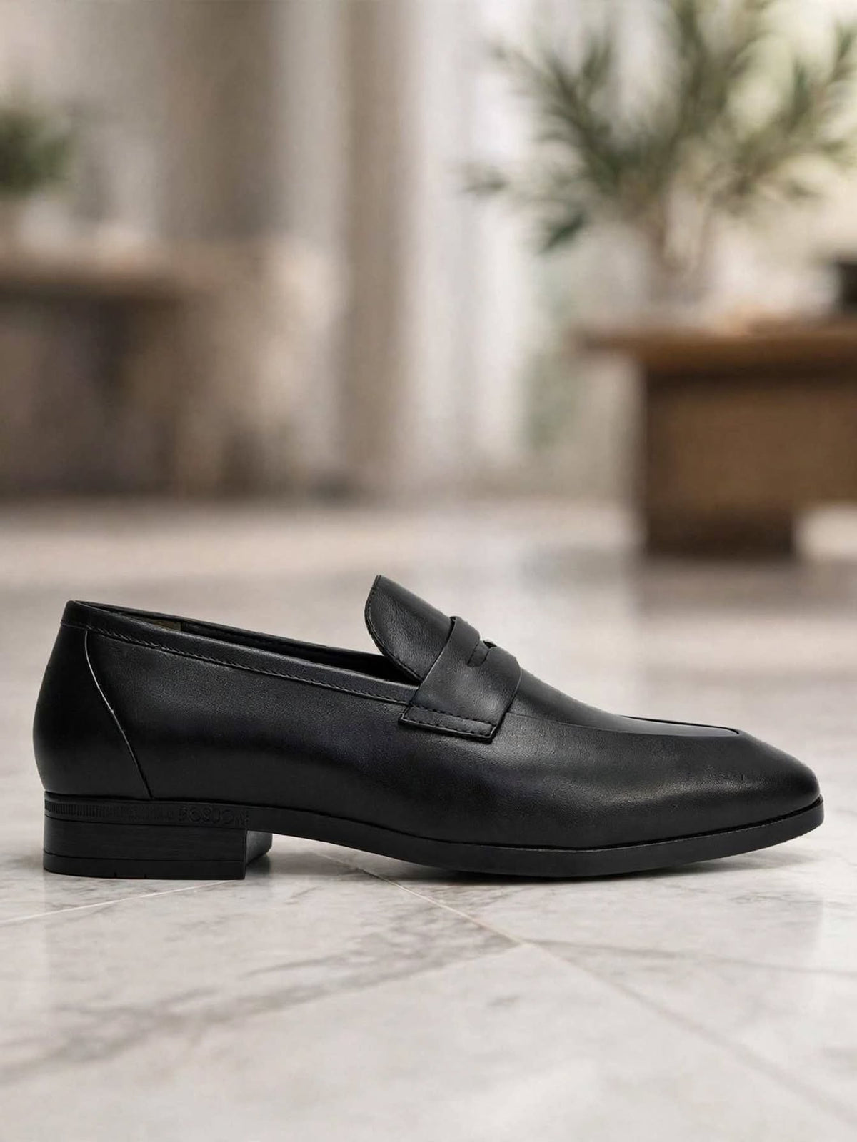Cobbler India Black Leather Loafers With Panel
