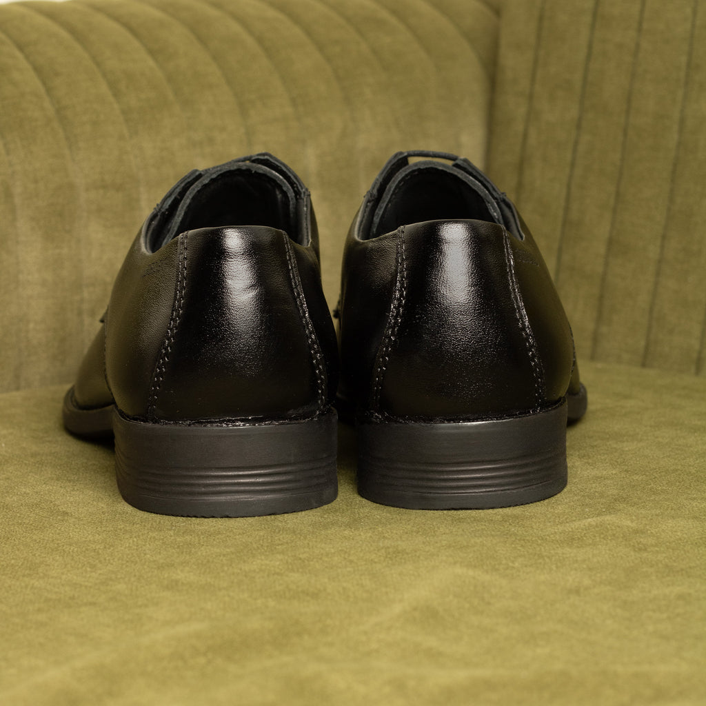 Men’s Black Leather Derby Shoes – Classic, Stylish & Comfortable
