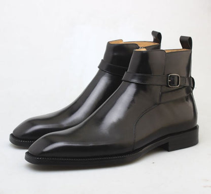 Step in Comfort: Men’s Leather Chelsea Boots with Durable Sole Support