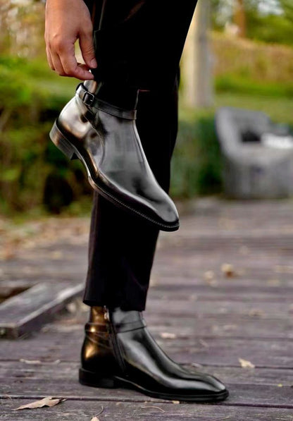 Step in Comfort: Men’s Leather Chelsea Boots with Durable Sole Support