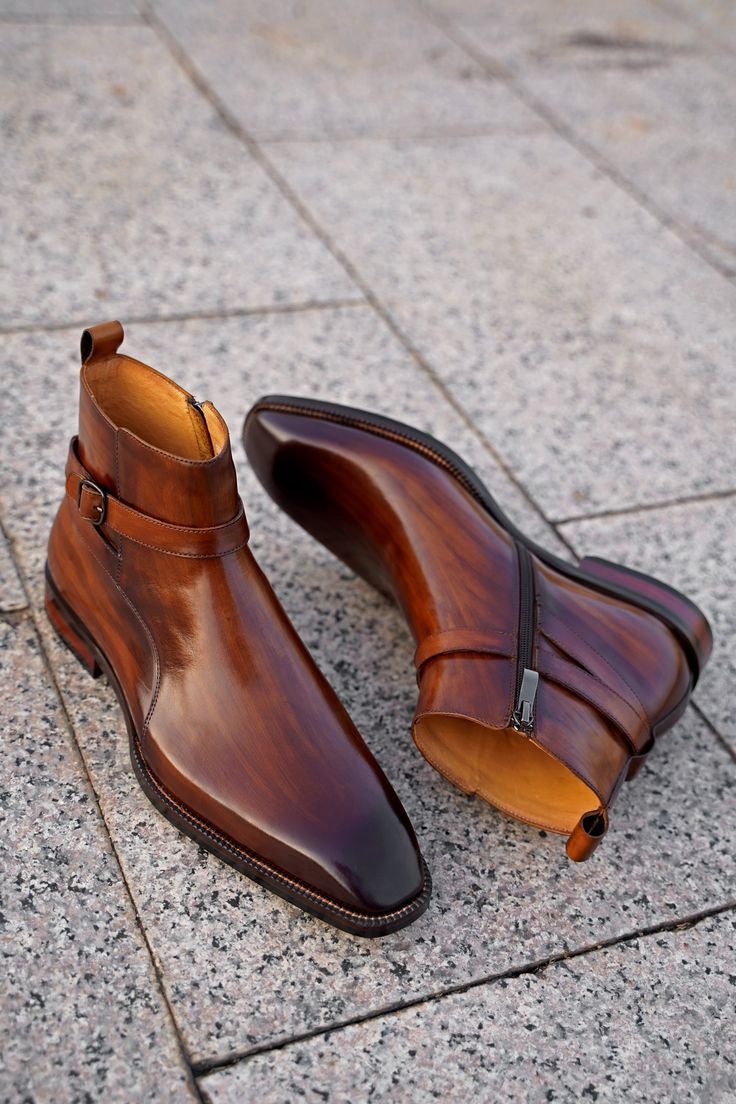Step in Comfort: Men’s Leather Chelsea Boots with Durable Sole Support