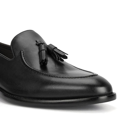 Black Leather Loafers With Tassels