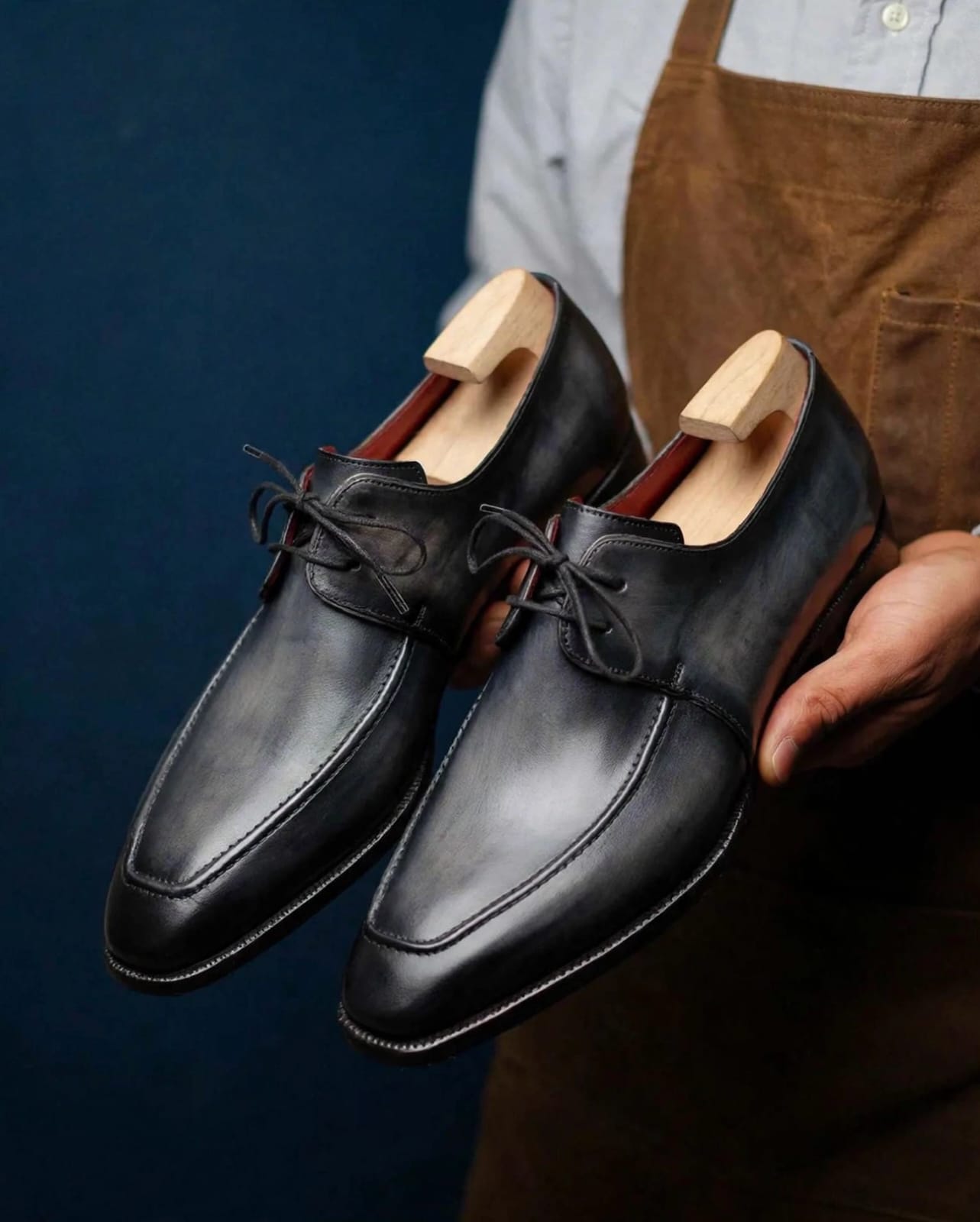 Cobbler India Gray & Black Apron Derby Shoes For Men