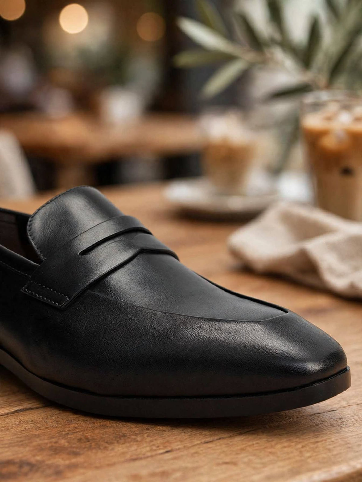 Cobbler India Black Leather Loafers With Panel